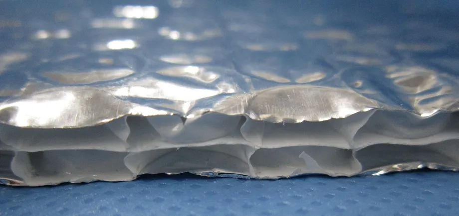 Building Materials Insulation Board Thermal Aluminum Foil Bubble Blanket with Waterproof and Soundproof